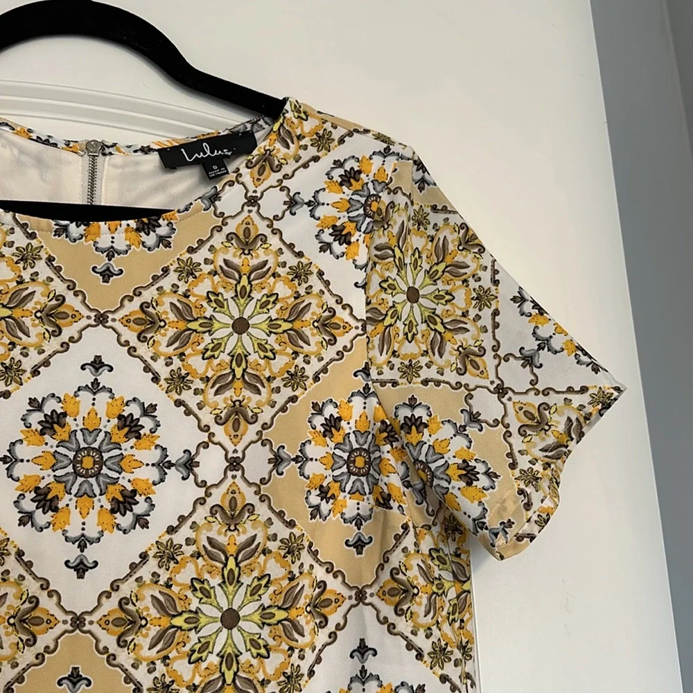 Women’s Lulus Floral Deco Shift Dress in Yellow - Size Small